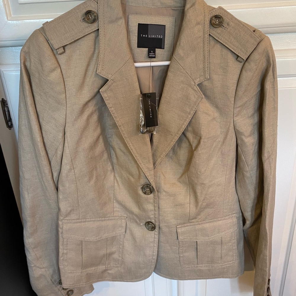 Limited Linen capri length suit